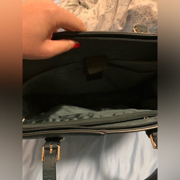 🔷EUC🔷DEEP GREEN IN COLOR🔷STYLISH LAPTOP BAG🔷 - Picture 6 of 7